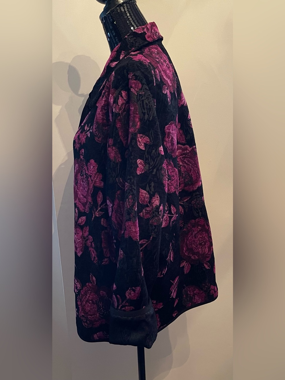 Black & Magenta Floral Button-Front Shirt /Jacket Revisable - Picture 3 of 10